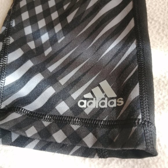 Adidas Gray & Black Printed High Rise Crop Capris Leggings - Picture 8 of 13